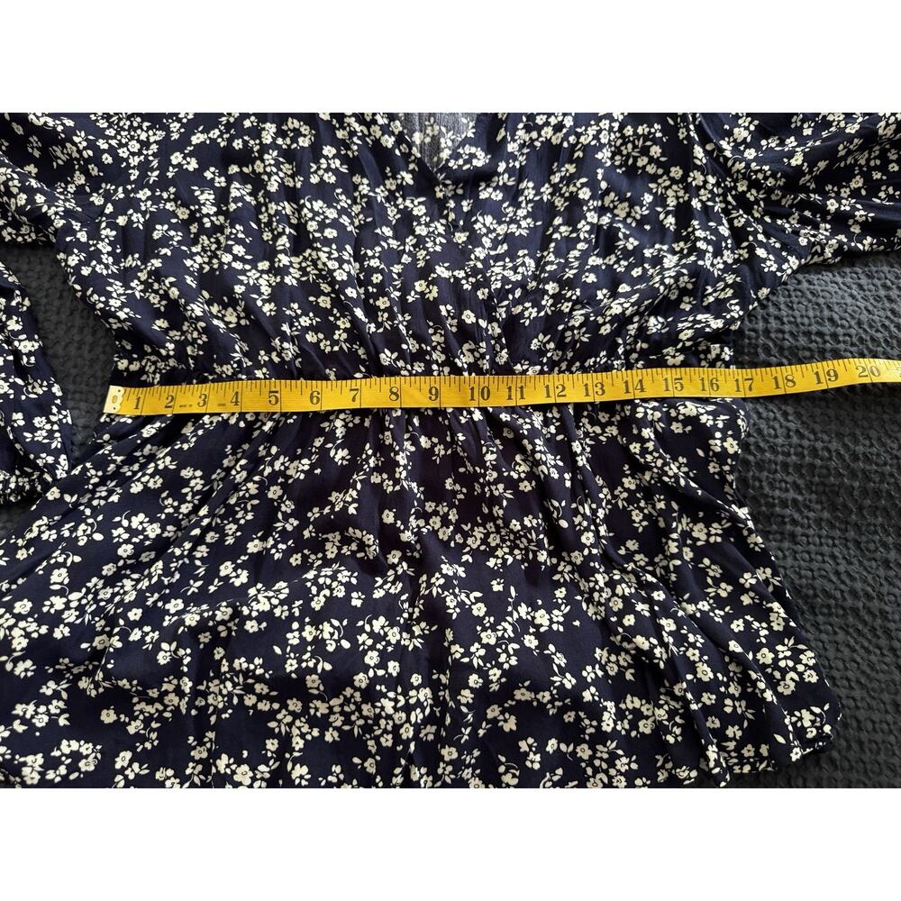 Bloomchic Navy & White Floral Wrap Blouse With Peplum Size 14-16 - Picture 11 of 14